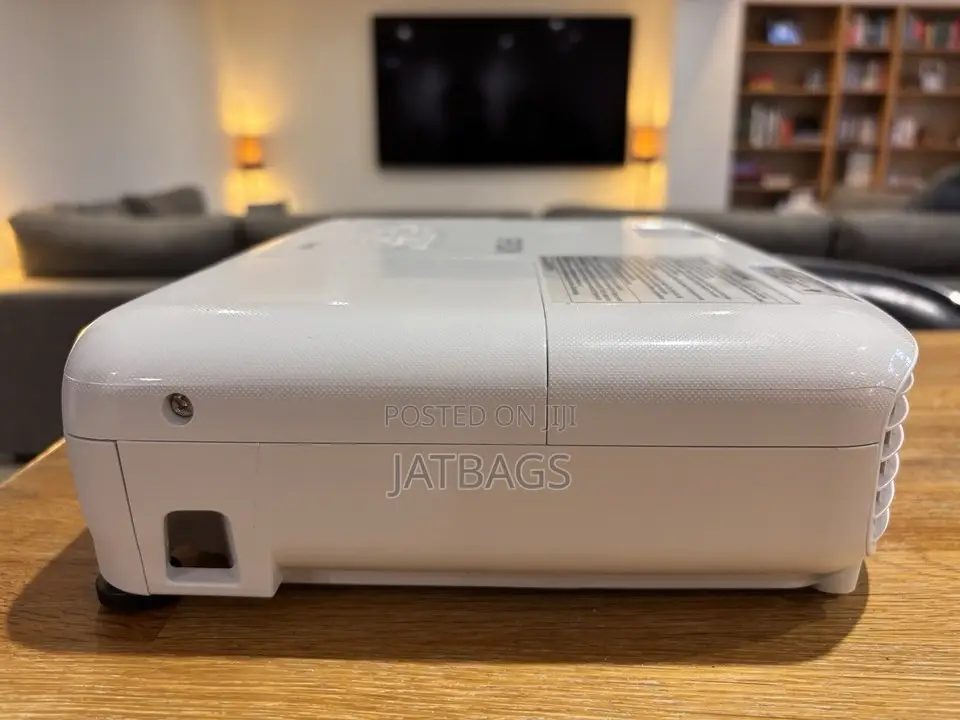 Epson Eb-E01 3300 Lumens Projector From Uk (Free Delivery)