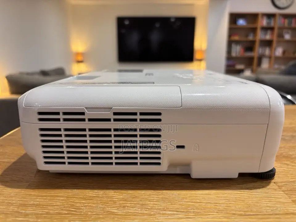 Epson Eb-E01 3300 Lumens Projector From Uk (Free Delivery)