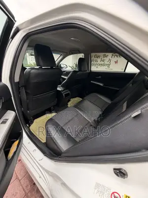 Toyota Camry SE 4dr Sedan (2.5L 4cyl 6A) 2014 White
