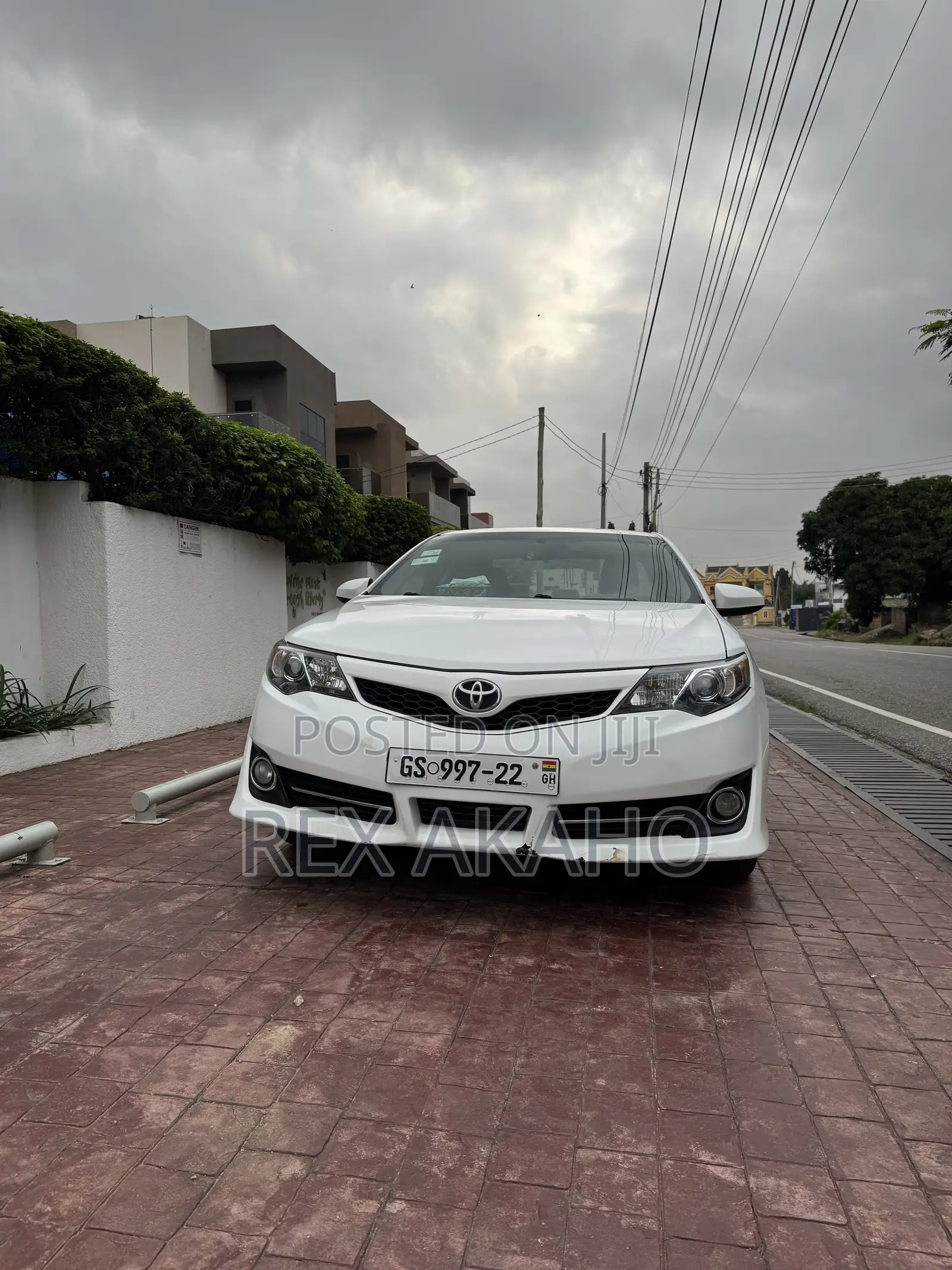 Toyota Camry SE 4dr Sedan (2.5L 4cyl 6A) 2014 White