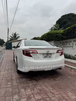 Toyota Camry SE 4dr Sedan (2.5L 4cyl 6A) 2014 White