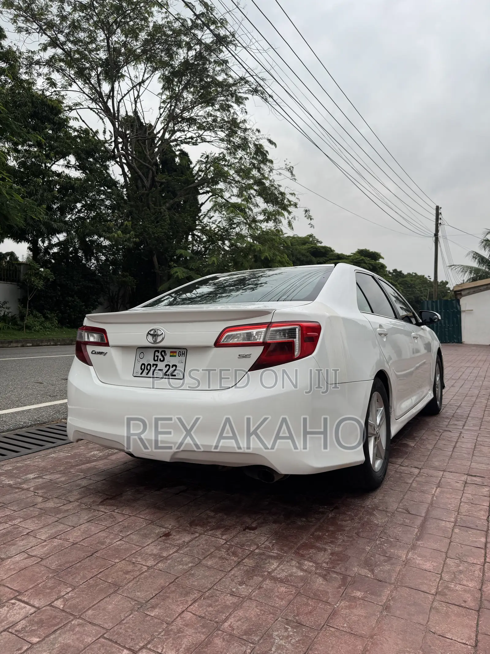 Toyota Camry SE 4dr Sedan (2.5L 4cyl 6A) 2014 White