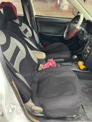 Hyundai Elantra GT 2002 White