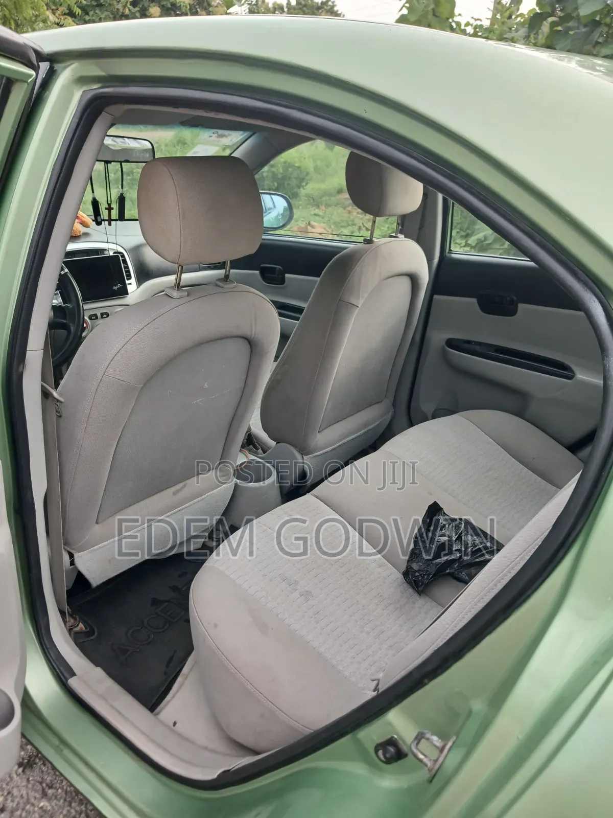 Hyundai Accent 2010 Green