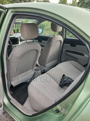 Hyundai Accent 2010 Green