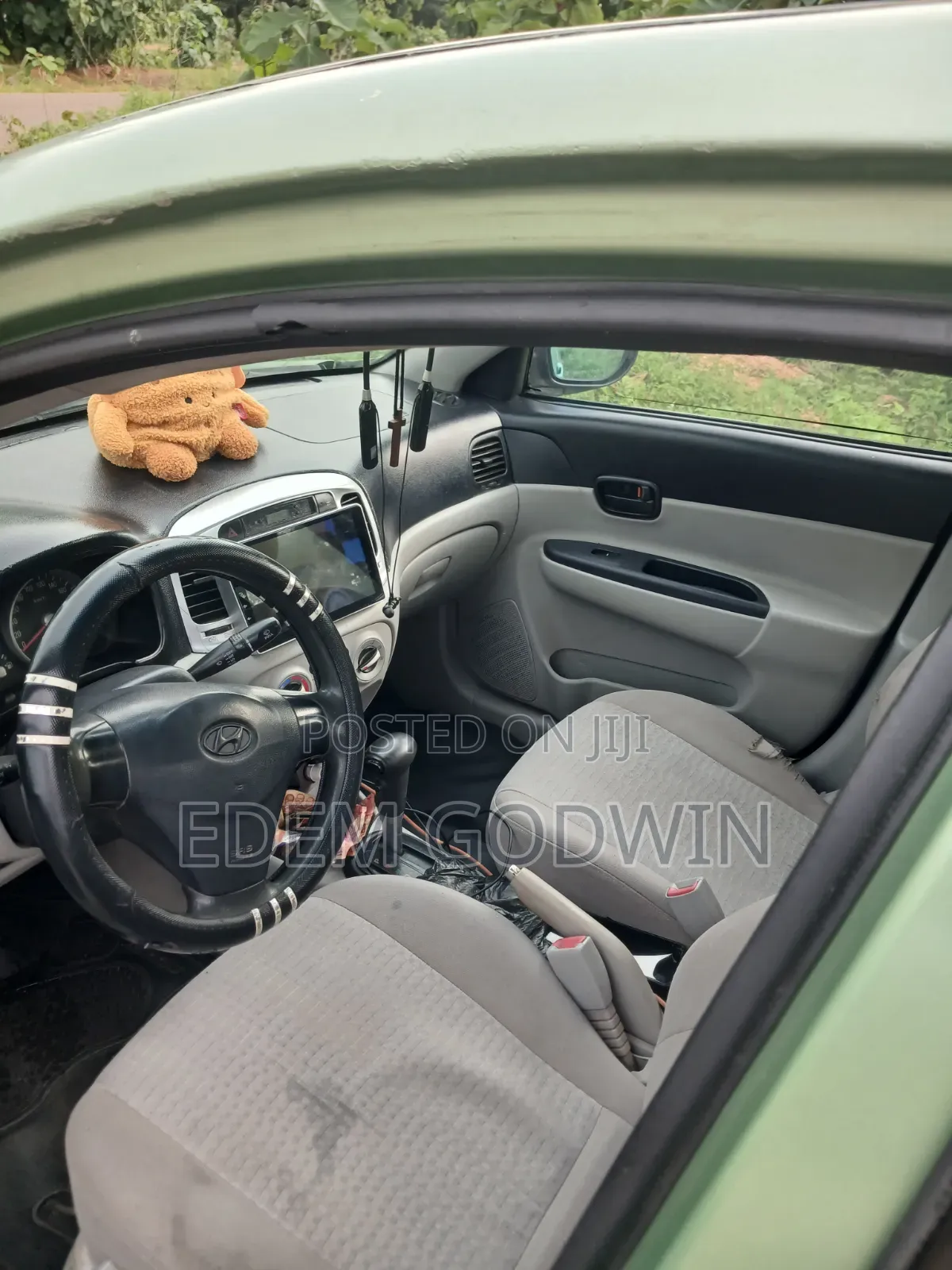 Hyundai Accent 2010 Green