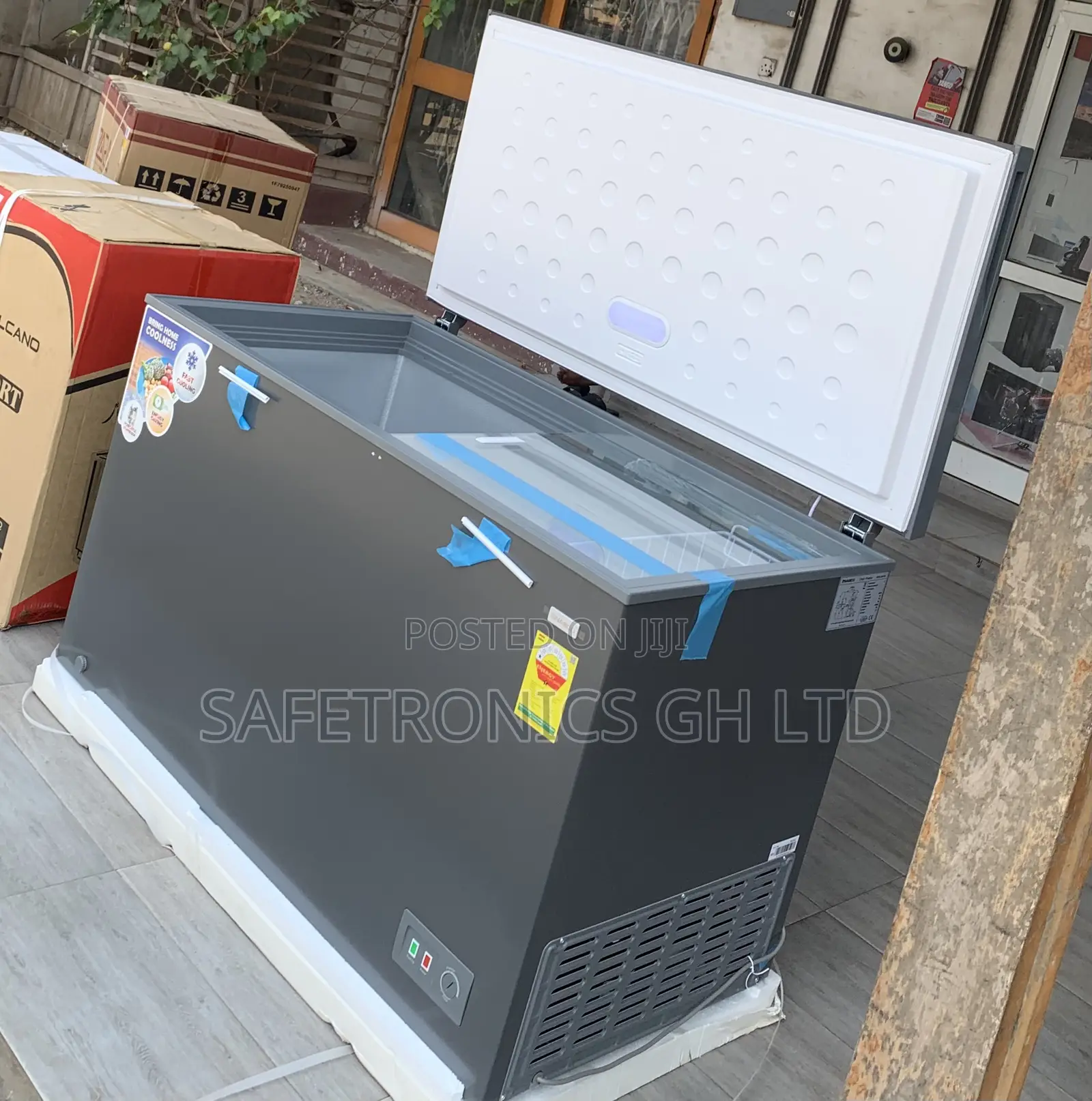 Perfect Sleek Grey Nasco 392 LTRS Chest Freezer (NAS-420S-SK)