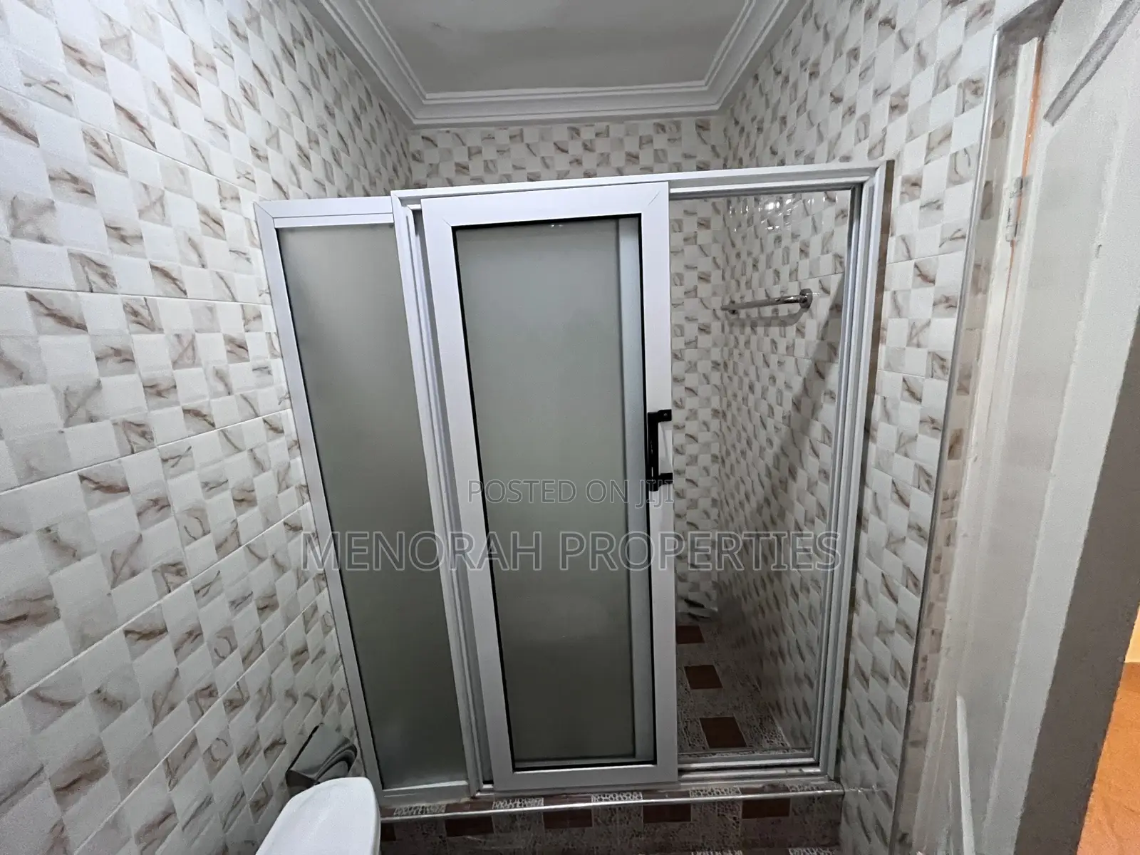 2bdrm Apartment in Adenta, Frafraha for rent