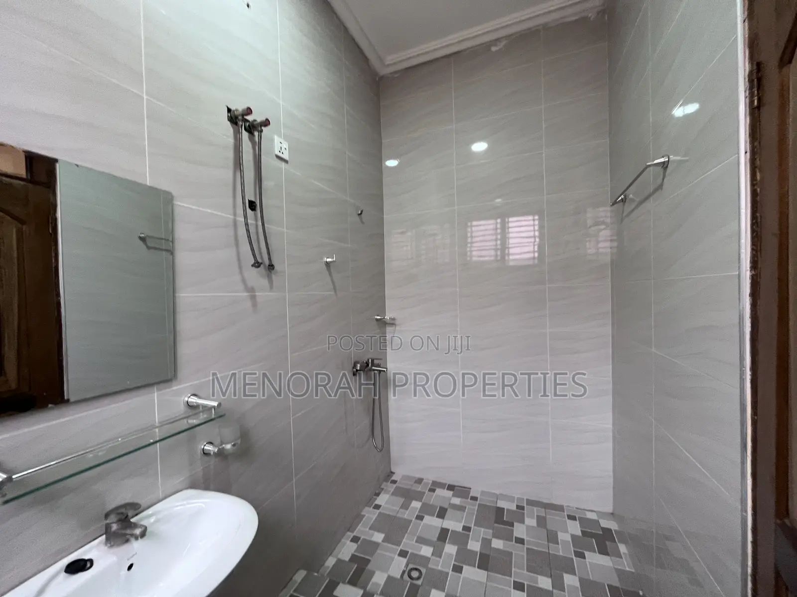 2bdrm Apartment in Adenta, Amrahia for rent