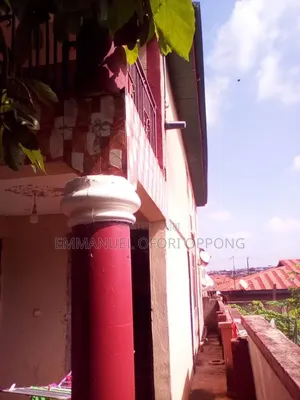 5bdrm House in Kumasi Metropolitan for sale