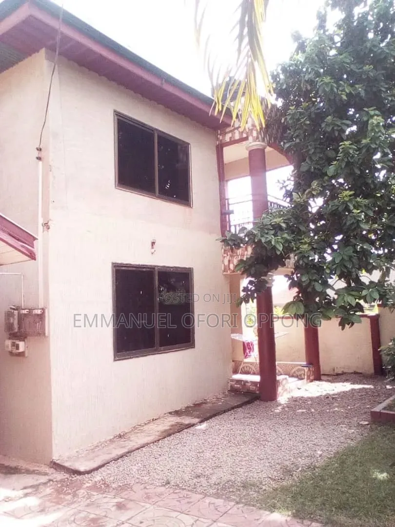 5bdrm House in Kumasi Metropolitan for sale