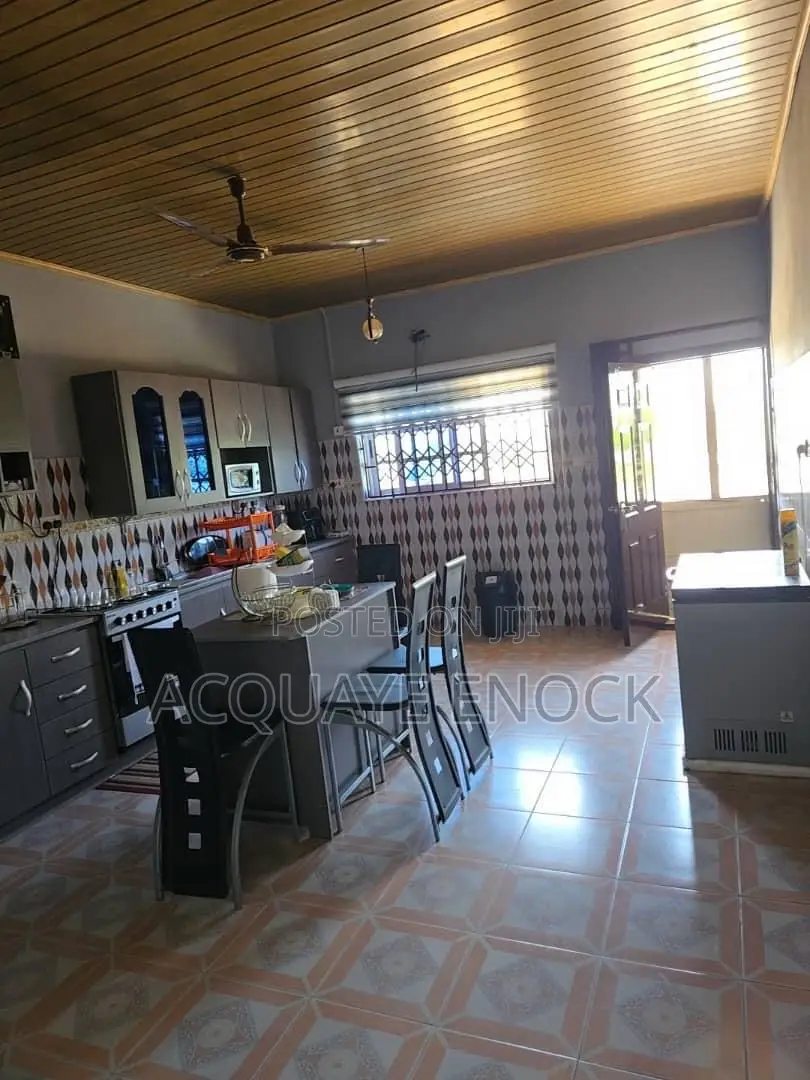 Furnished 5bdrm House in Manhean for sale