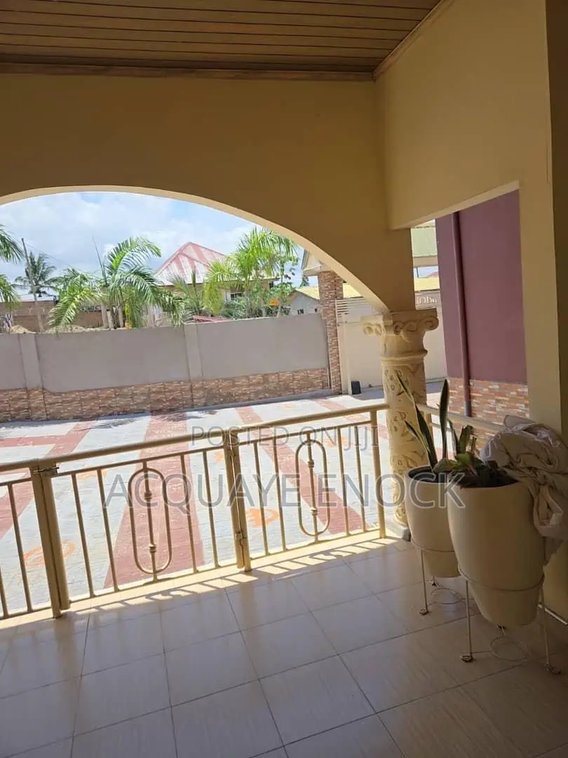 Furnished 5bdrm House in Manhean for sale