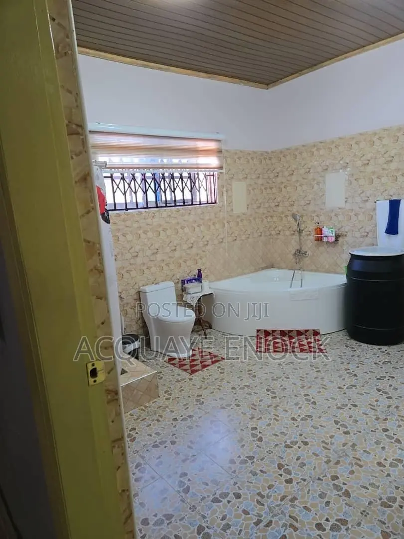 Furnished 5bdrm House in Manhean for sale