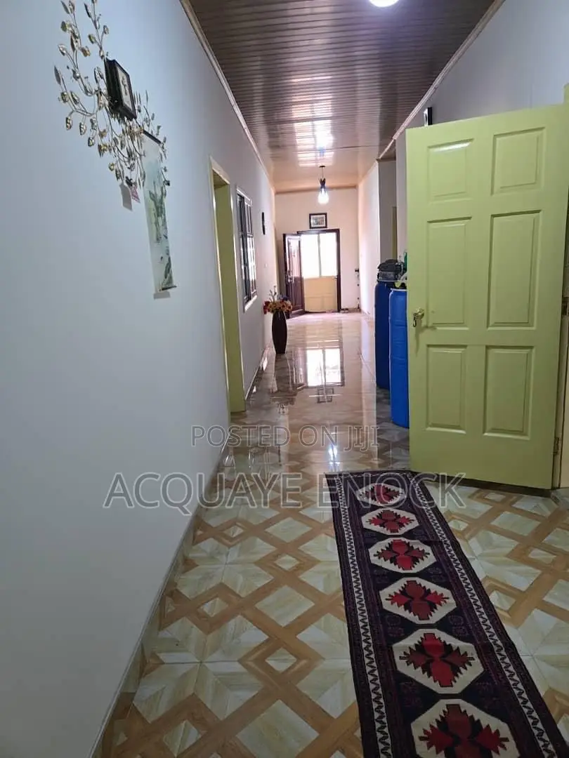 Furnished 5bdrm House in Manhean for sale