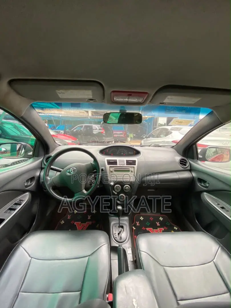Toyota Yaris 1.5 Liftback Automatic 2009 Red