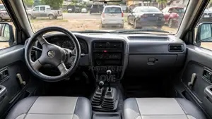 Nissan Pick-Up 2009 White