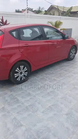 Hyundai Accent SE Hatchback 2017 Red