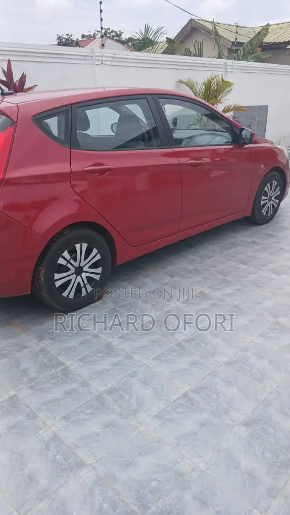 Hyundai Accent SE Hatchback 2017 Red