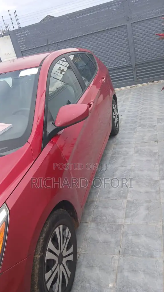 Hyundai Accent SE Hatchback 2017 Red