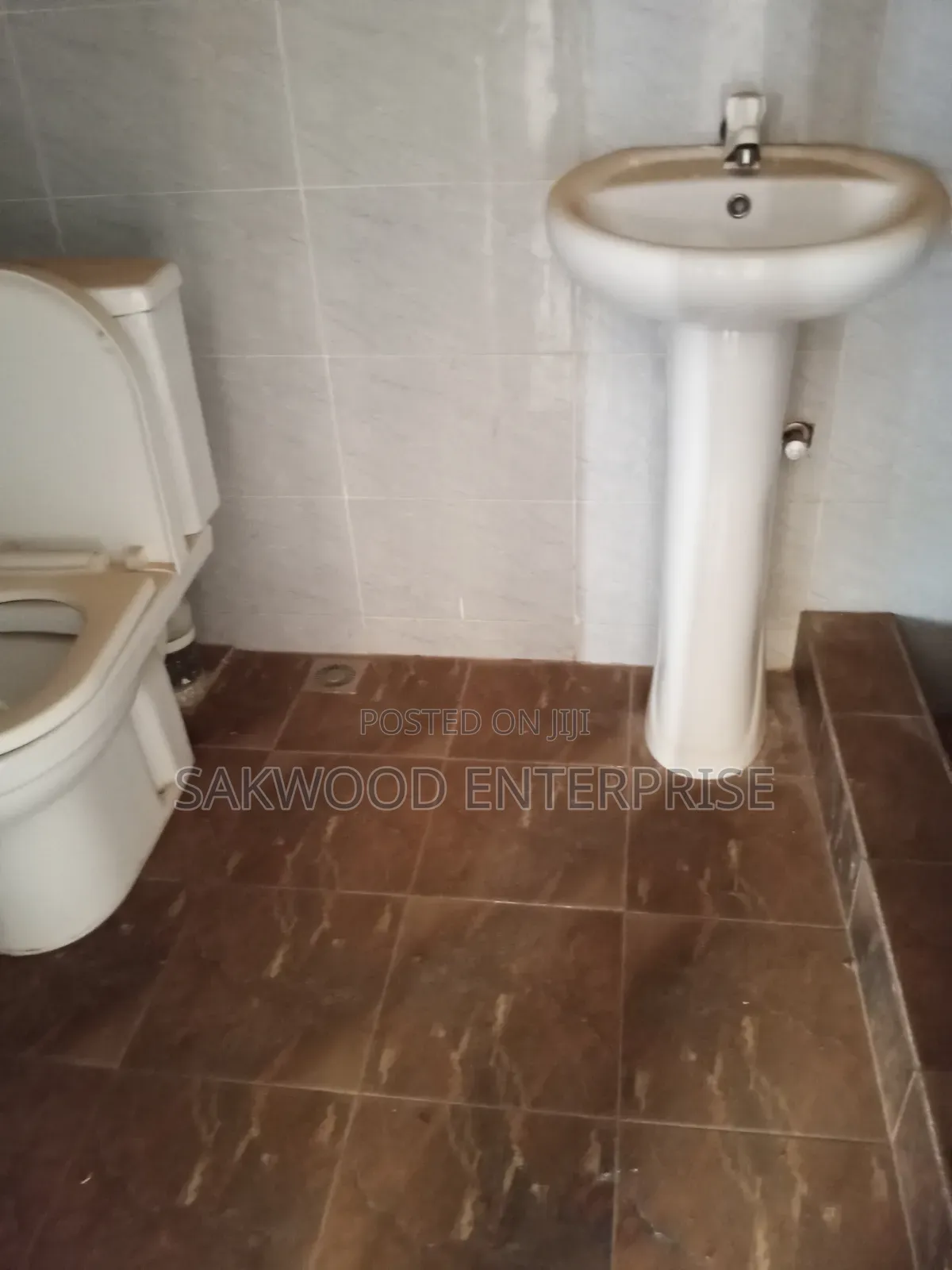 1bdrm Apartment in Sakwood Enterprise, Danfa for rent