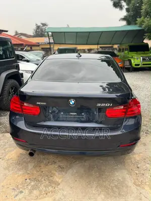 BMW 320i 2016 Blue