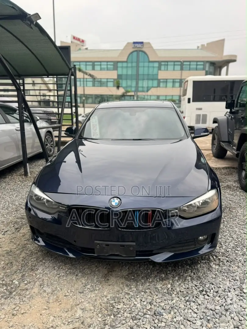 BMW 320i 2016 Blue