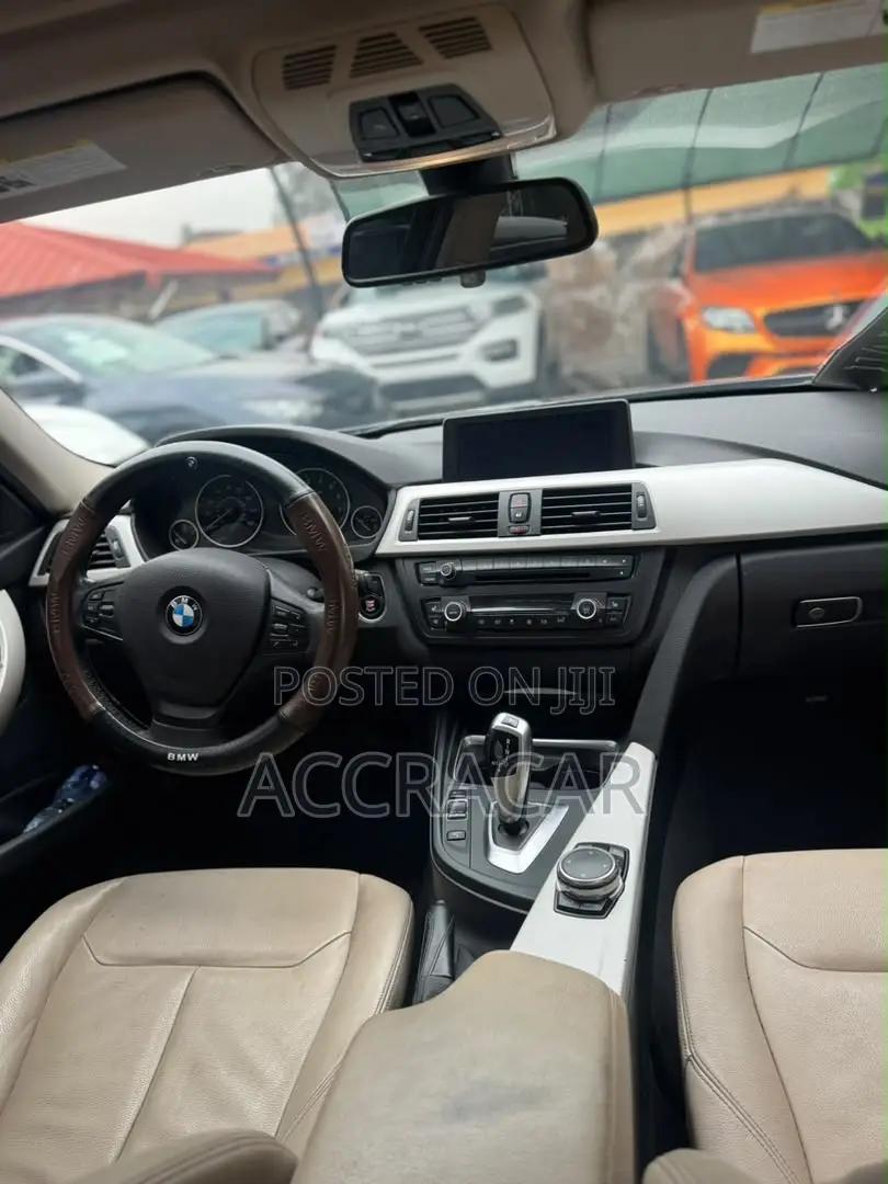 BMW 320i 2016 Blue