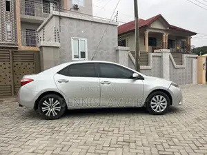Toyota Corolla 2015 Silver
