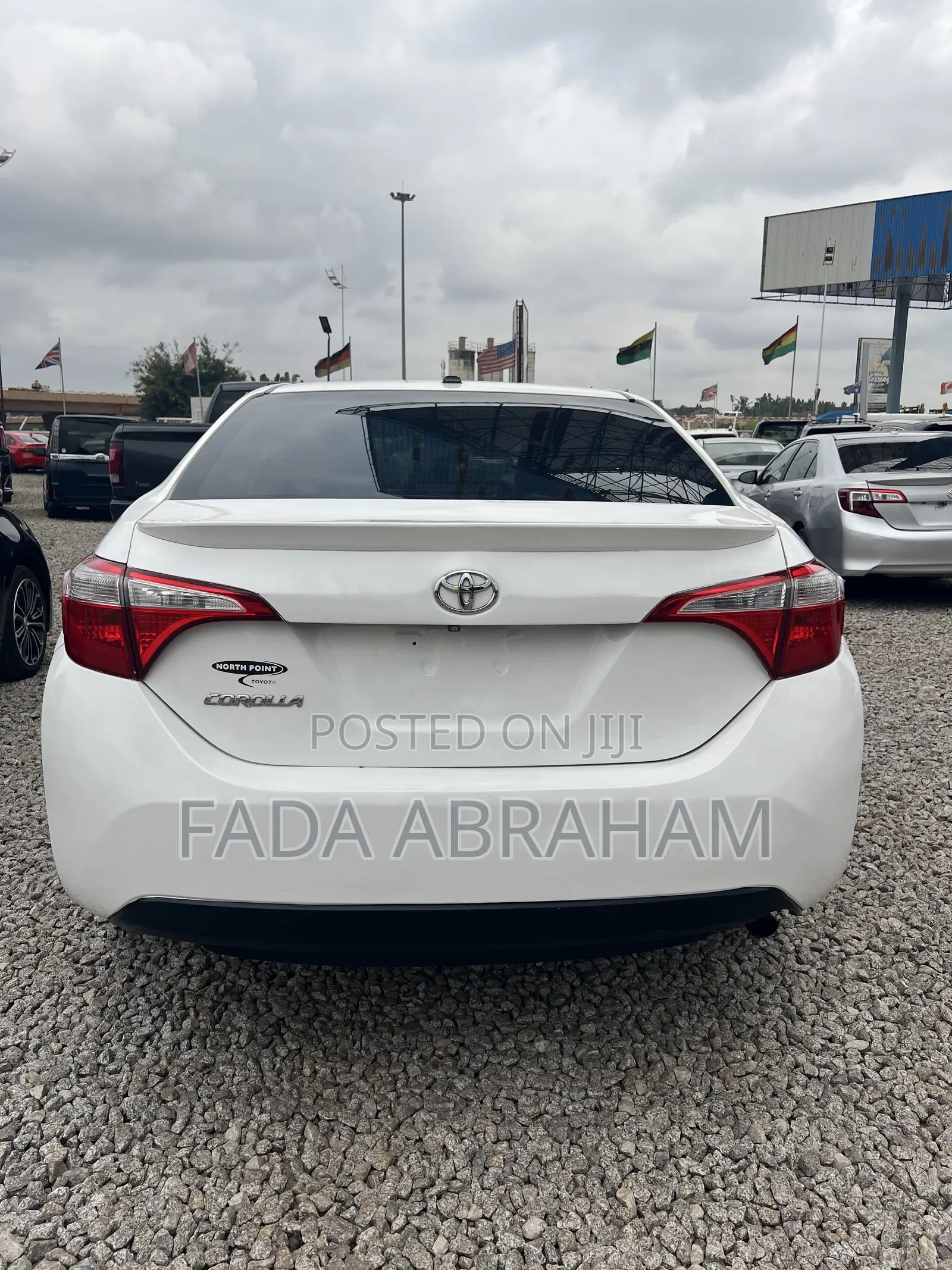 Toyota Corolla S w/Special Edition Pkg (1.8L 4cyl CVT) 2016 White