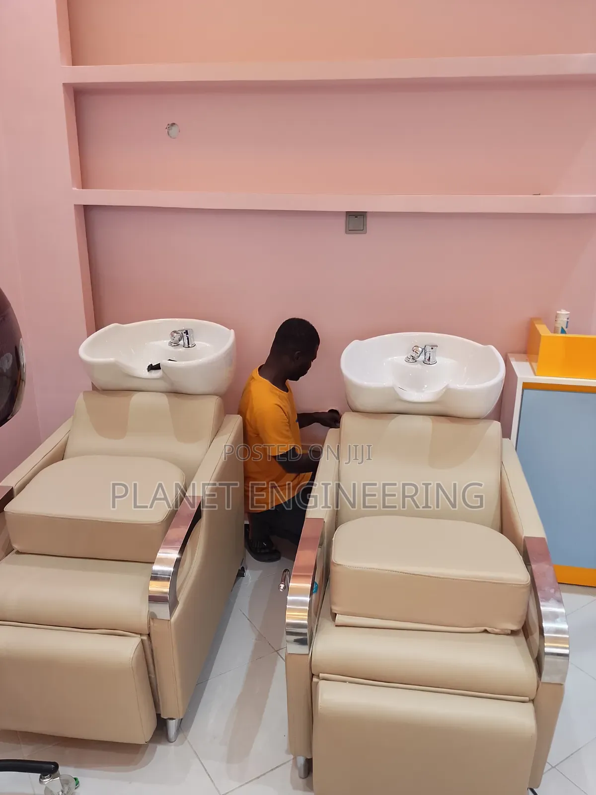Saloon Set Up and Construction Services