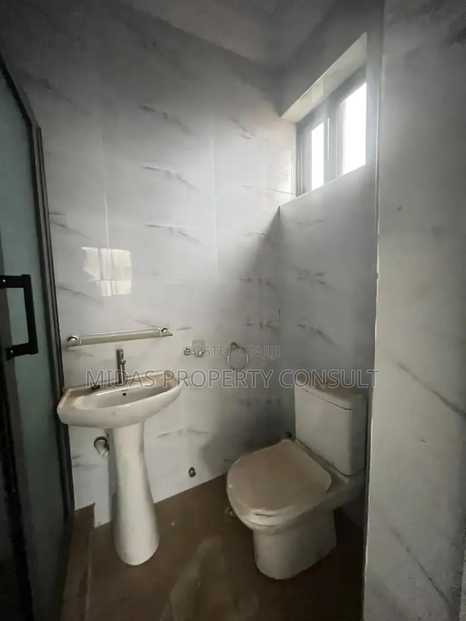 2bdrm Apartment in Madina, Estate for rent