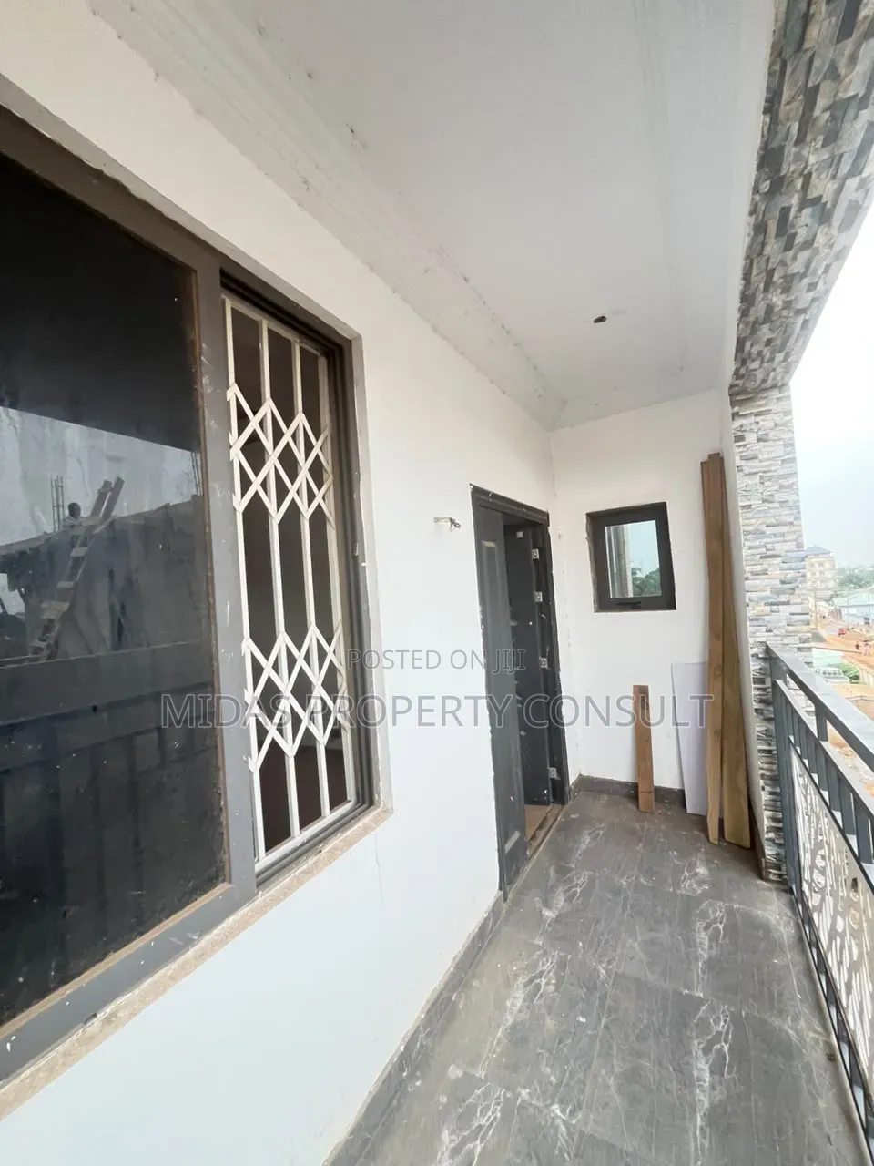 2bdrm Apartment in Madina, Estate for rent