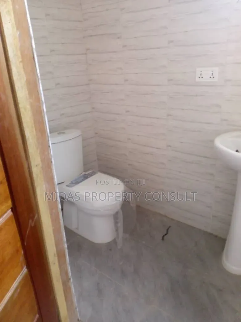 2bdrm Apartment in Madina, Estate for rent