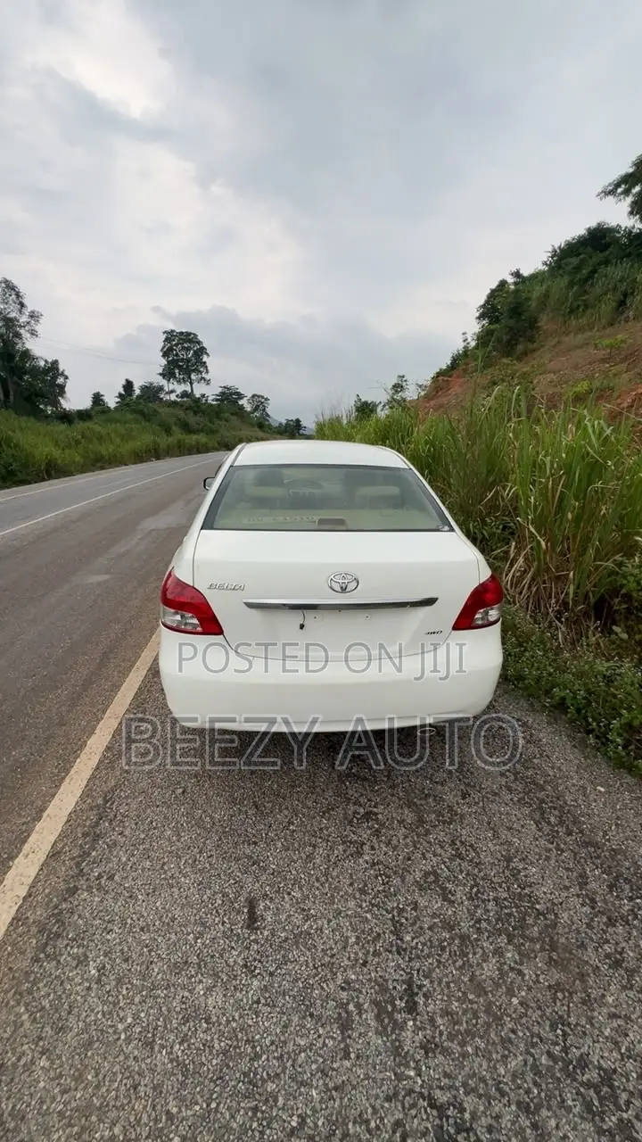 Toyota Belta 2010 White