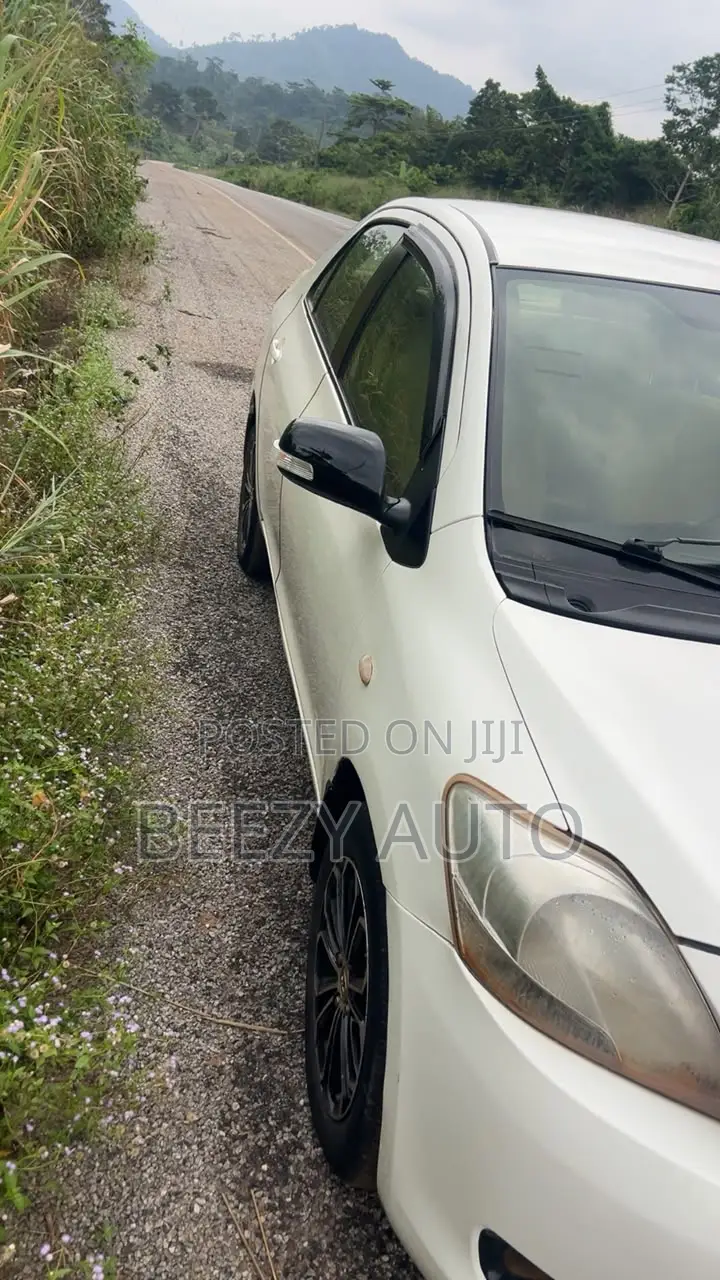 Toyota Belta 2010 White