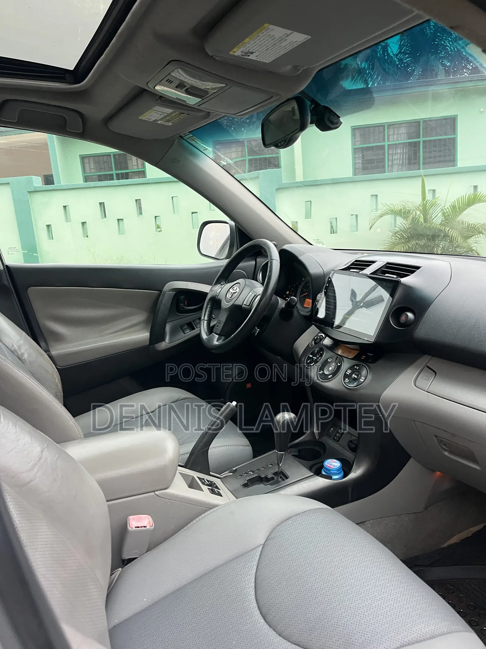 Toyota RAV4 2011 White