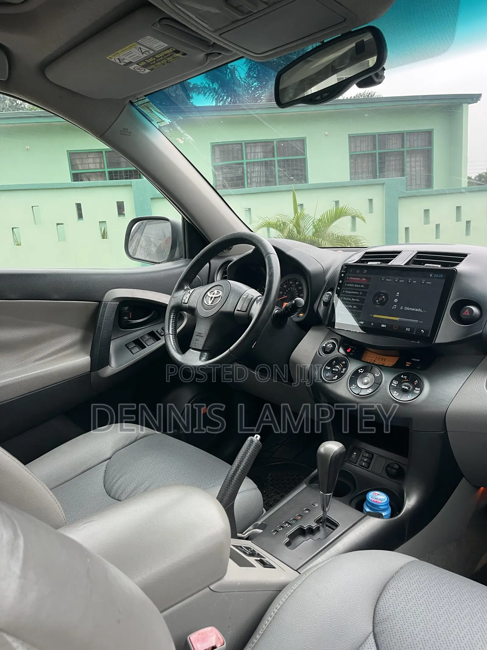 Toyota RAV4 2011 White