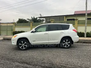 Toyota RAV4 2011 White