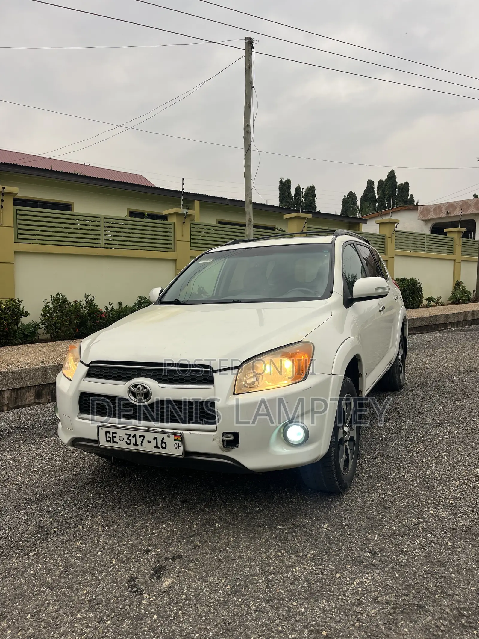 Toyota RAV4 2011 White