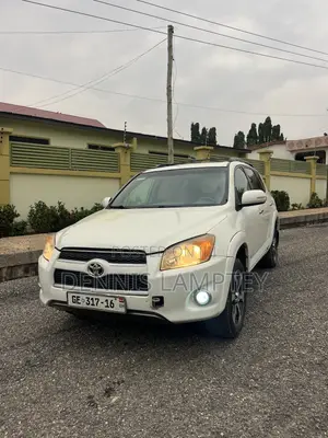 Toyota RAV4 2011 White