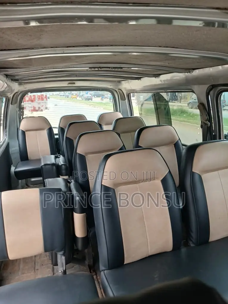 Nissan Caravan (Urvan) 2012 Silver