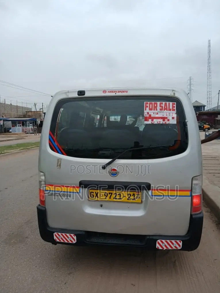 Nissan Caravan (Urvan) 2012 Silver