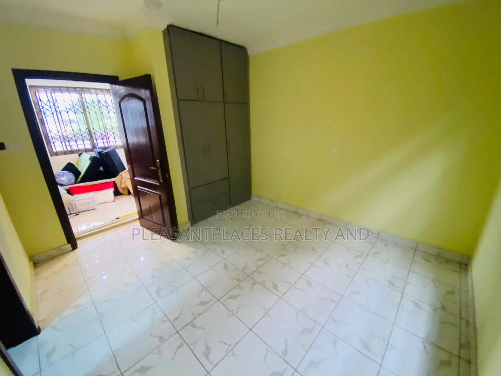 2bdrm Apartment in Pleasantplaces And, Dzorwulu for rent