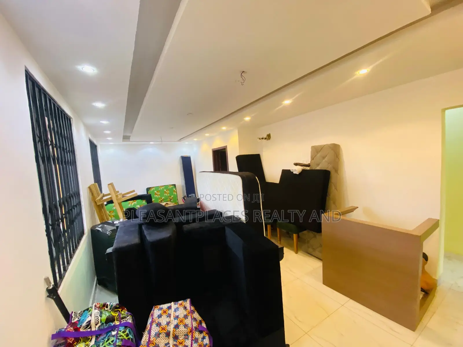 2bdrm Apartment in Pleasantplaces And, Dzorwulu for rent