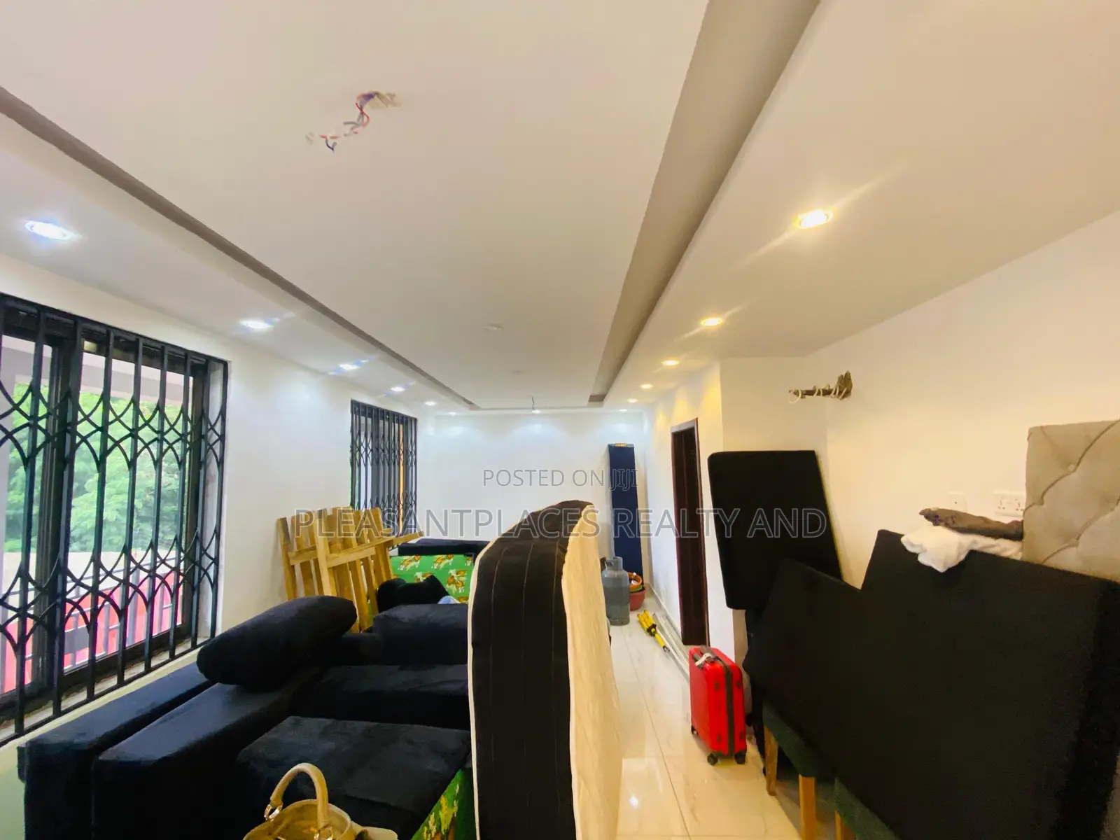 2bdrm Apartment in Pleasantplaces And, Dzorwulu for rent
