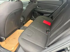 Hyundai Elantra SE 2022 Black