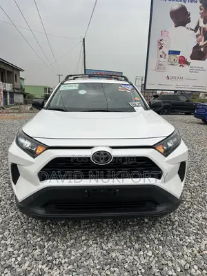 Toyota RAV4 2021 Off white