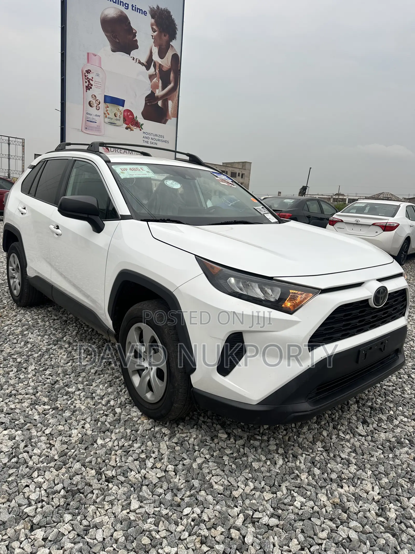 Toyota RAV4 2021 Off white