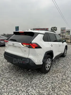 Toyota RAV4 2021 Off white